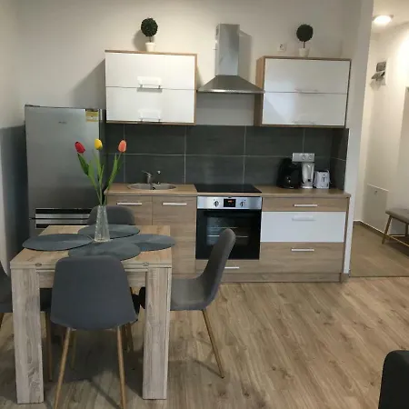 Perfekt Apartman 公寓 巴拉顿菲赖德