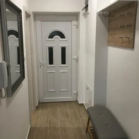 公寓 Perfekt Apartman *