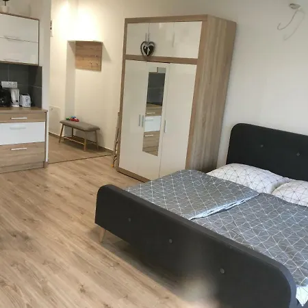 Perfekt Apartman 公寓