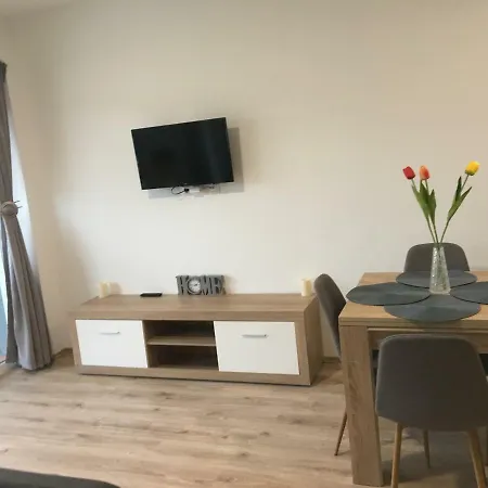 公寓 Perfekt Apartman 巴拉顿菲赖德