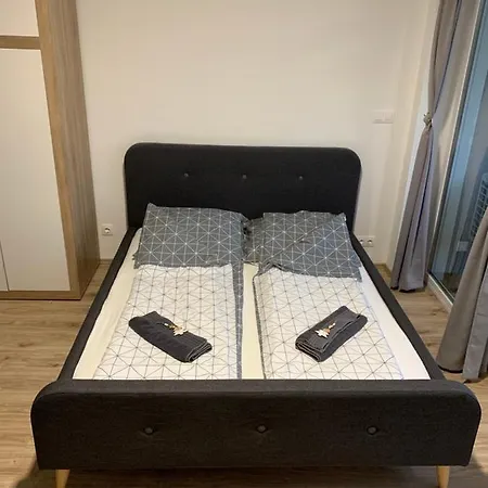 Perfekt Apartman 公寓 巴拉顿菲赖德